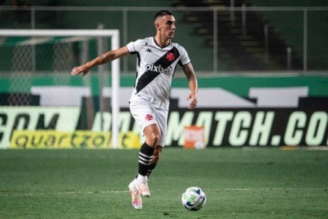 PUMA - Boa participação no 0-1, com uma ótima ultrapassagem para receber a bola e rolar para Moreira. Surpreendeu o Leão. Na defesa, o Sport explorou bastante as suas costas - NOTA: 6,5 - Foto: Leandro Amorim/Vasco