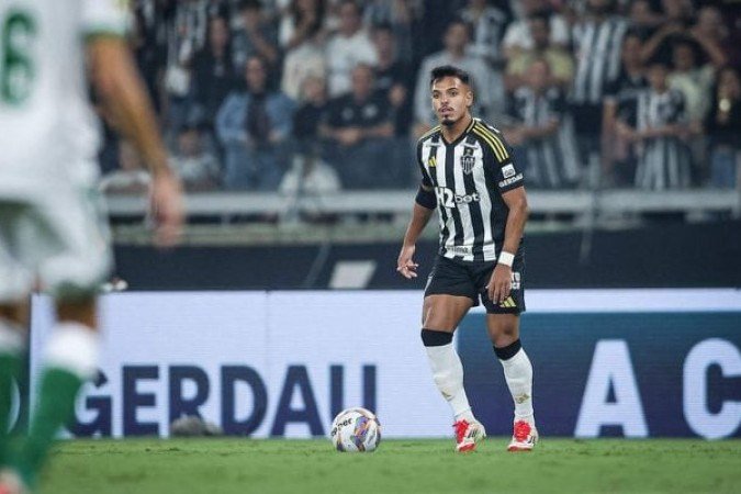 GABRIEL MENINO- Foi quem entrou melhor. Deu mais dinâmica, arriscou chutes de fora e fez o cruzamento que deixou Cuello na cara do gol. Tentou fazer a diferença. NOTA: 6,5. Foto: Pedro Souza/Atlético