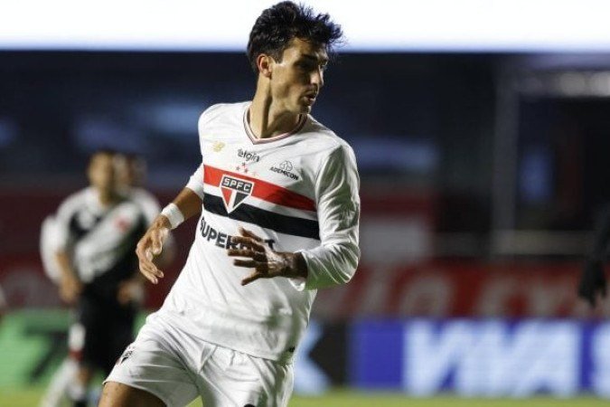 DINENNO – Também entrou aos 33 da etapa final. O ex-Cruzeiro teve uma chance de ouro em uma cabeçada forte, que obrigou Cássio a fazer grande defesa.  NOTA: 5,5.Foto: Rubens Chiri / São Paulo FC