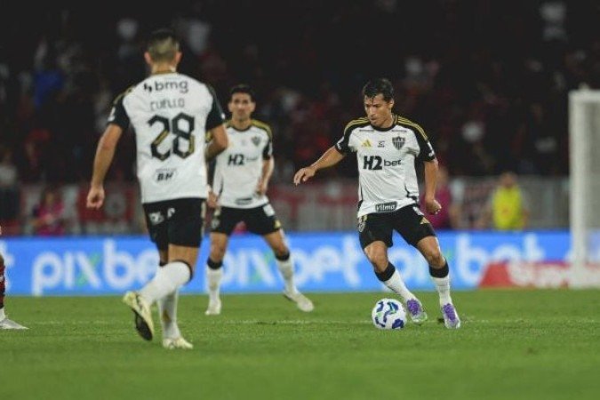 ALAN FRANCO - AtuaÃ§Ã£o anÃŽnima. Teve uma chance em um rebote, mas pouco apareceu para organizar ou para conter os avanÃ§os do adversÃ¡rio. NOTA: 5,0. Foto: Pedro Souza/AtlÃ©tico