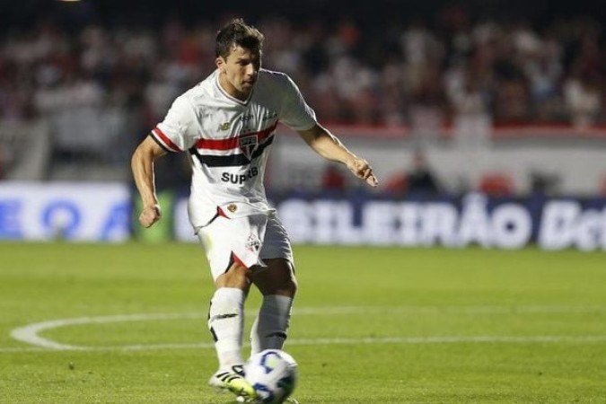 TAPIA – Entrou na vaga de Ferreirinha aos 33 minutos do segundo tempo. Apesar de protagonizar dois ataques, não teve sucesso nos duelos contra a zaga cruzeirense.  NOTA: 5,0.Foto: Rubens Chiri / São Paulo FC