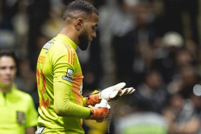 EVERSON - Sem chance no golaço sofrido. Fez uma defesa importante no segundo tempo em chute de Fabri, que evitou um placar pior. Foi seguro quando exigido. NOTA: 7,0. Foto: Pedro Souza/Atlético