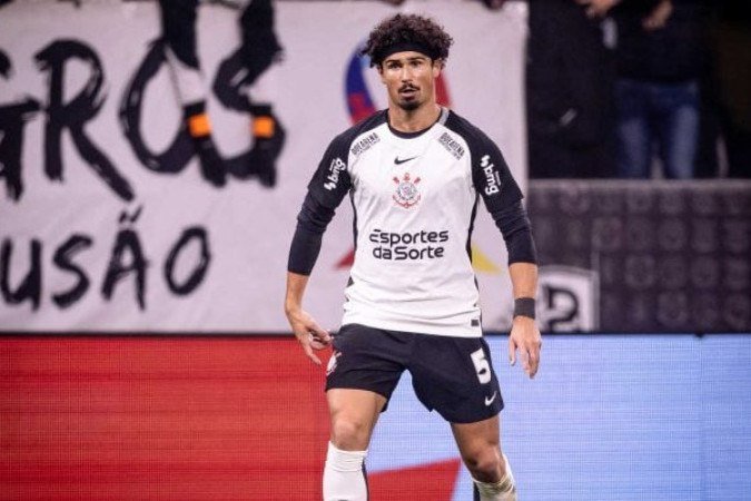 ANDRÉ RAMALHO – Perdeu algumas disputas com Flaco López, mas saiu-se bem ajudando o lateral e nas antecipações. Faz boa dupla com Gustavo Henrique.  NOTA: 6,0 – Foto: Rodrigo Coca/Corinthians.