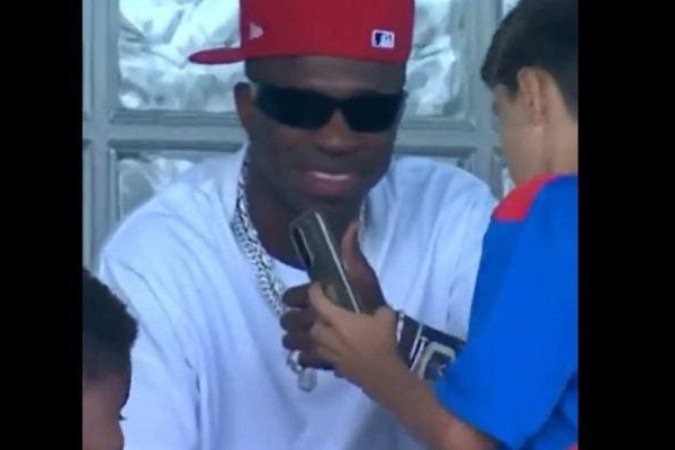 Vini Jr. fez a festa dos pequenos fãs portugueses  -  (crédito: Foto: Reprodução de vídeo X )