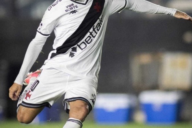 COUTINHO - O mentor intelectual das ações ofensivas do Gigante da Colina. Linda batida para concluir a jogada do segundo gol visitante. Aos poucos, porém, foi cansado e errado passes, algo que não condiz com seu histórico. Saiu, assim, na segunda etapa, para a entrada de França - NOTA: 7,5 - Foto: Matheus Lima/Vasco    