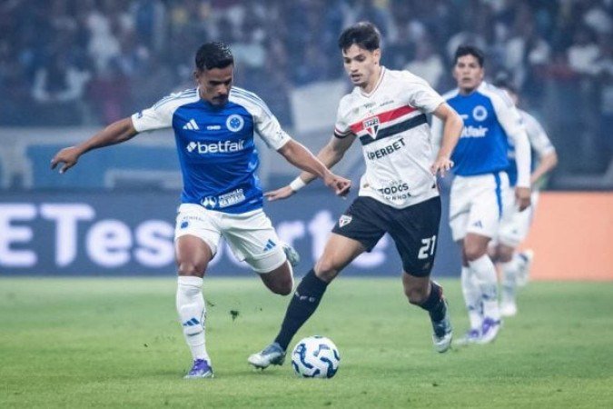 PABLO MAIA – Cometeu um erro feio ao sair mal com a bola, e o Cruzeiro quase finalizou dentro da área. No segundo tempo, visivelmente nervoso, perdeu várias jogadas e exagerou na força em alguns lances.  NOTA: 5,0  Foto: Gustavo Aleixo/Cruzeiro