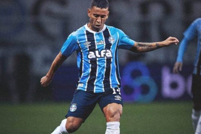 MARCOS ROCHA - Sofreu bastante com o rápido ataque do Flamengo no primeiro tempo, mas foi peça importante na etapa final, sendo muito efetivo defensivamente para conter o volume rubro-negro. NOTA 5,5 - FOTO: Richard Ducker / Grêmio FBPA