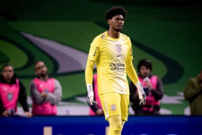 HUGO SOUZA â?? Arrojado para evitar um gol de Vitor Roque no primeiro tempo, e em seguida fez bela defesa em chute de Felipe Anderson. No segundo tempo, evitou um gol de MaurÃ­cio. Passou seguranÃ§a.  NOTA: 7,0 â?? Foto: Rodrigo Coca/Corinthians.