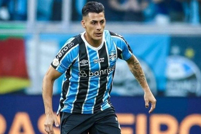 PAVÓN - Entrou e mudou a partida. Foi o jogador decisivo no lance que gerou o pênalti que deu o empate para o Grêmio no Maracanã - NOTA 6,0 - FOTO: Lucas Uebel / Grêmio