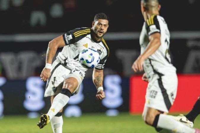 HULK - O mais inconformado. Tentou chutes de longe, cobrou faltas e buscou o jogo a todo momento, mas esteve muito isolado e não conseguiu resolver sozinho. NOTA: 6,5. Foto: Pedro Souza/Atlético