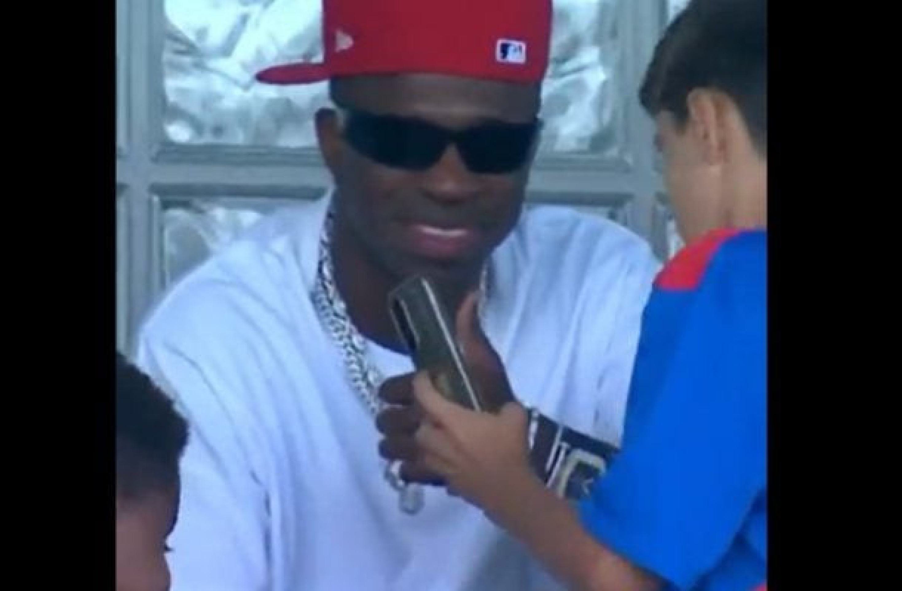 Vini Jr. aparece no jogo do Alverca, em Portugal, e causa sensação