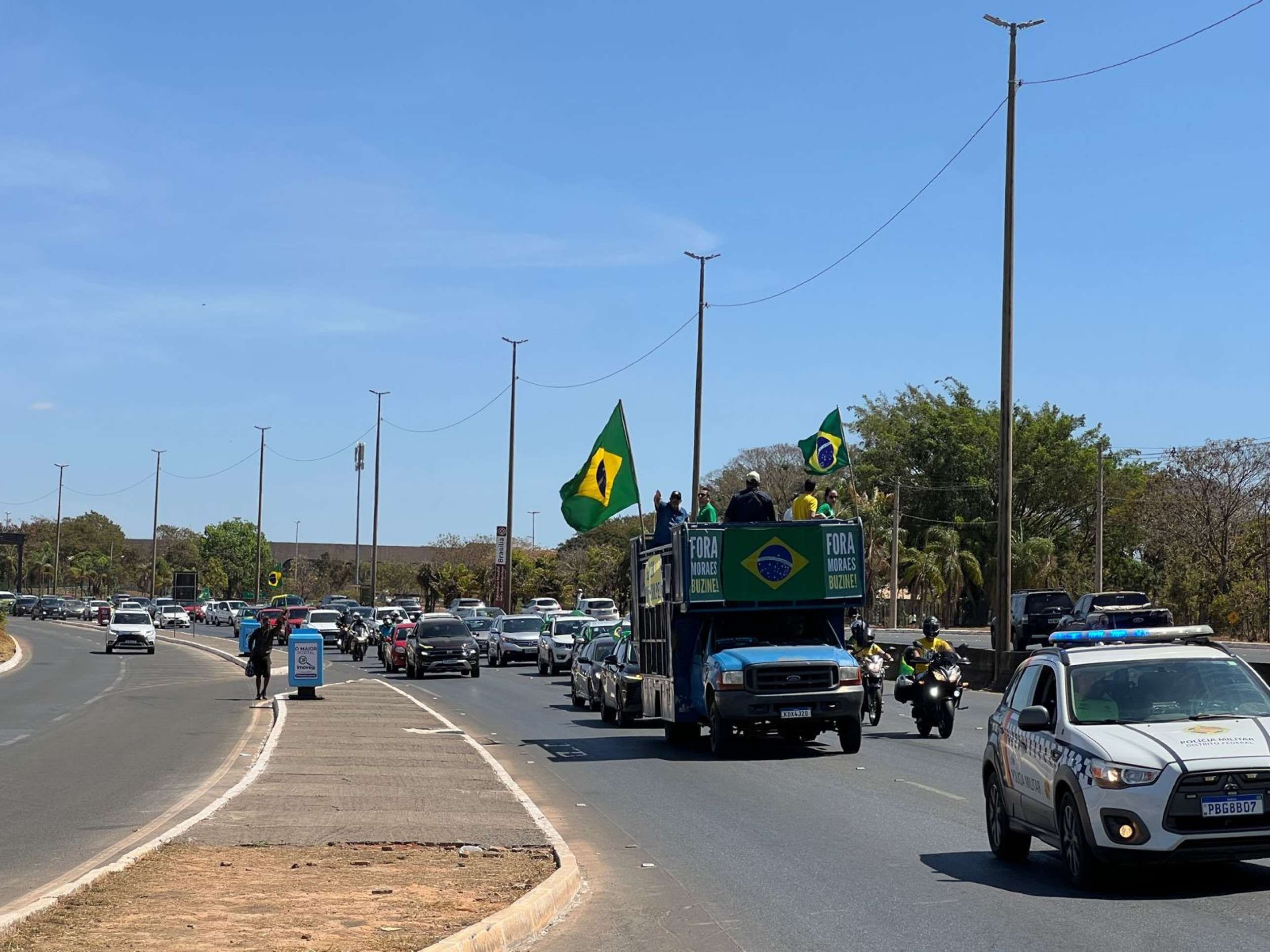 Carreata de apoiadores do ex-presidente Jair Bolsonaro, neste domingo (31/8)