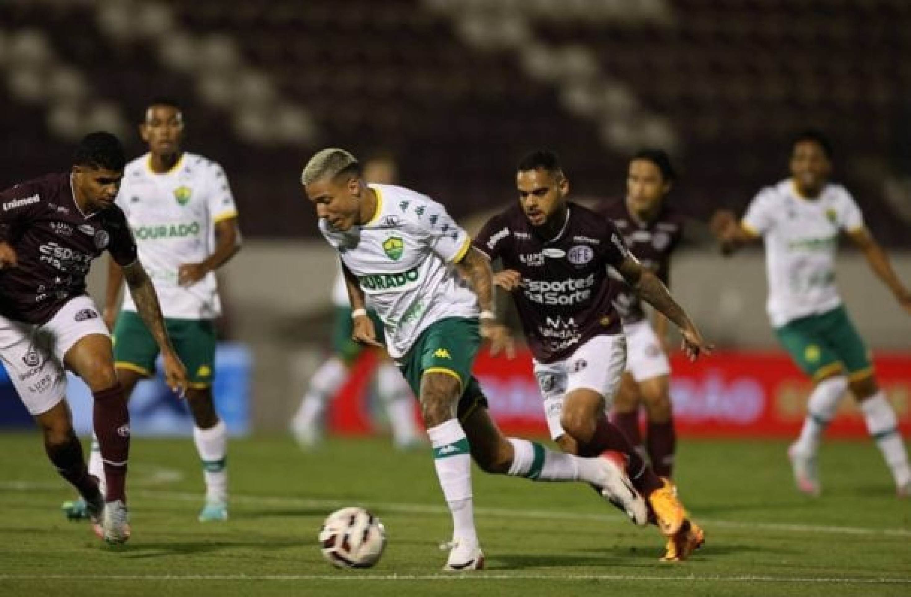 Em Araraquara, Cuiabá tem reação no segundo tempo, e arranca empate com a Ferroviária