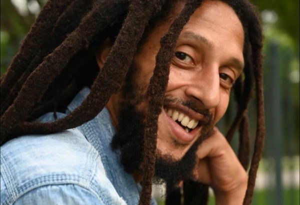 Julian Marley, filho de Bob Marley, chega a Brasília