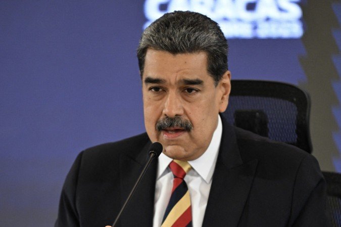 Maduro também escreve uma mensagem direta a Trump, pedindo que Maduro também escreve uma mensagem direta a Trump, pedindo que