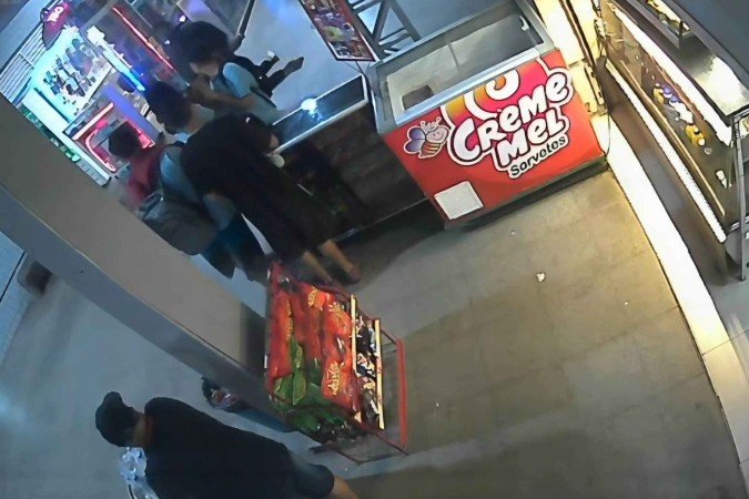 Crime foi captado por câmeras de segurança - (crédito: Material cedido ao Correio) Crime foi captado por câmeras de segurança - (crédito: Material cedido ao Correio)