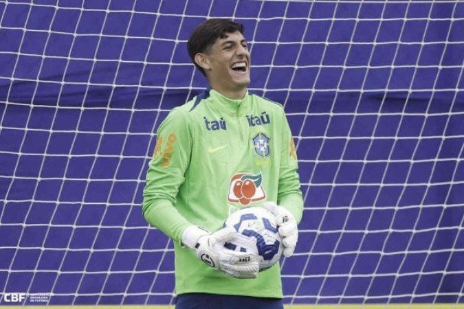 Herói da conquista do Mundial Sub-20 do Flamengo, Léo Nannetti participou do treino da Seleção na Granja Comary -  (crédito: Foto: Rafael Ribeiro / CBF)
