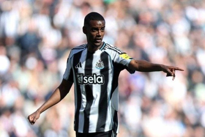 Isak em ação com a camisa do Newcastle na última temporada - (crédito: Foto: George Wood/Getty Images) Isak em ação com a camisa do Newcastle na última temporada - (crédito: Foto: George Wood/Getty Images)