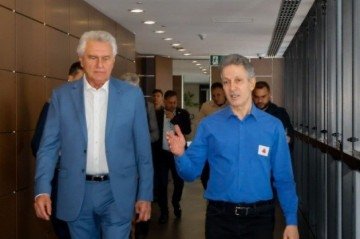 Governador de Goiás e pré-candidato à presidência, Ronaldo Caiado, se encontra com o governador de Minas e também pré-candidato à presidência, Romeu Zema -  (crédito: Dirceu Aurélio/Imprensa MG)