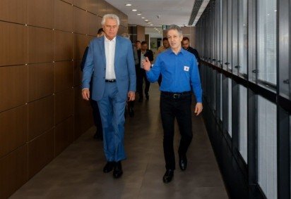 Governador de Goiás e pré-candidato à presidência, Ronaldo Caiado, se encontra com o governador de Minas e também pré-candidato à presidência, Romeu Zema -  (crédito: Dirceu Aurélio/Imprensa MG)