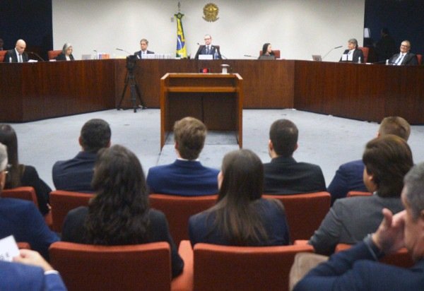  Ed Alves CB/DA Press