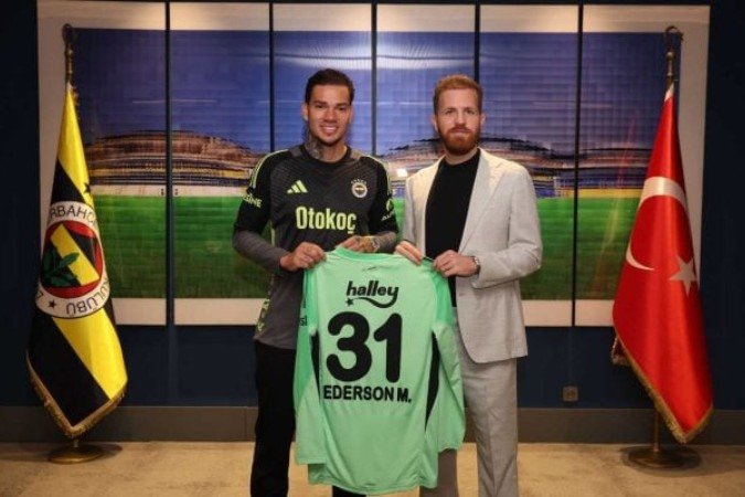 Ederson assinou contrato válido por três temporadas com o Fenerbahçe -  (crédito: Foto: Divulgação)
