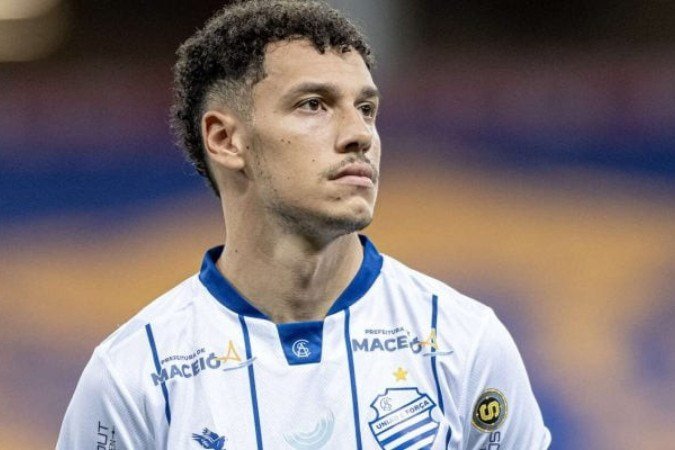 Enzo está perto de ser um dos reforços do Grêmio na segunda janela de transferências da temporada -  (crédito: Foto: csaimagens)