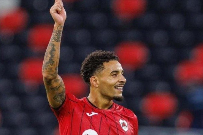 Gregore Ã© outro que faz muita falta. O Botafogo nÃ£o encontrou um jogador com as mesmas caracterÃ­sticas - Foto: DivulgaÃ§Ã£o/Al-Rayyan