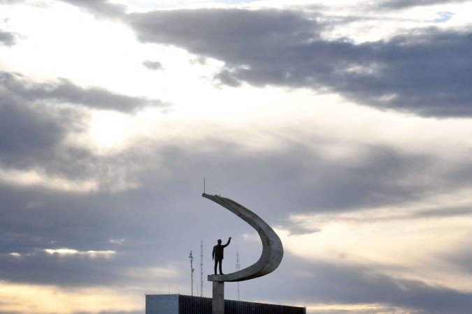 Inmet emite alerta de baixa umidade nesta terça-feira (02/09) -  (crédito: Ed Alves CB/DA Press)