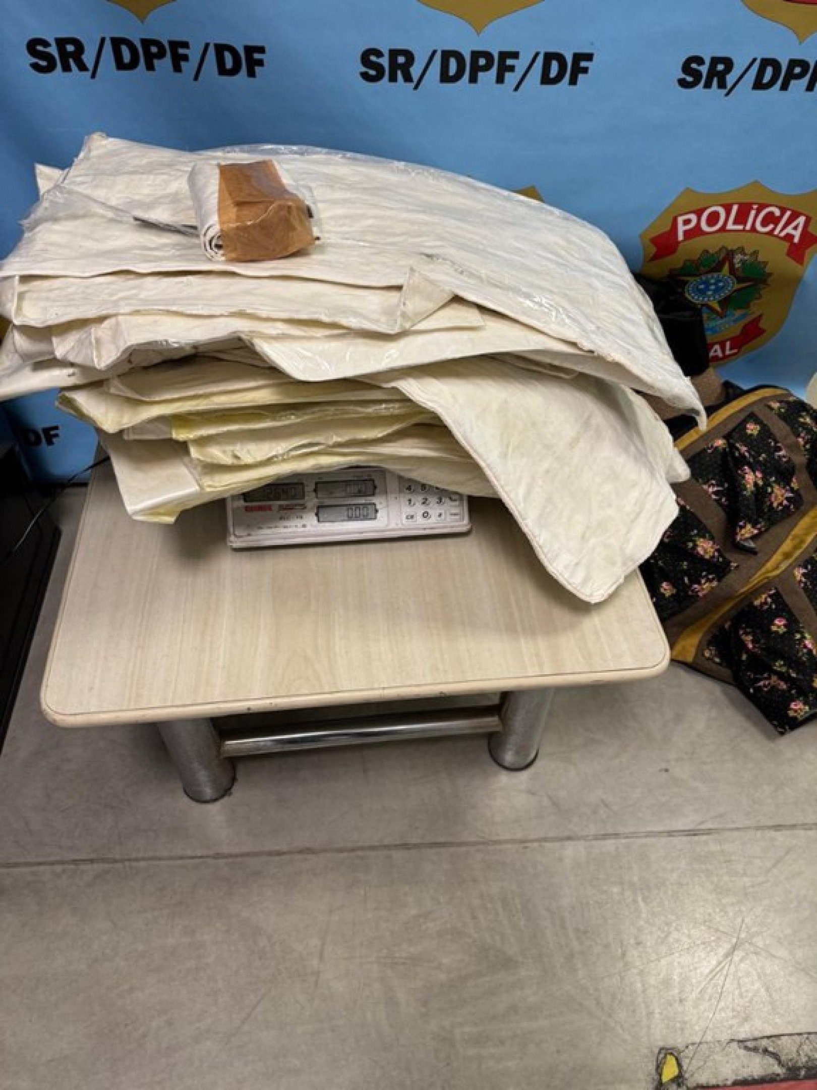 Mulher é presa com 13kg de cocaína em malas no Aeroporto de Brasília