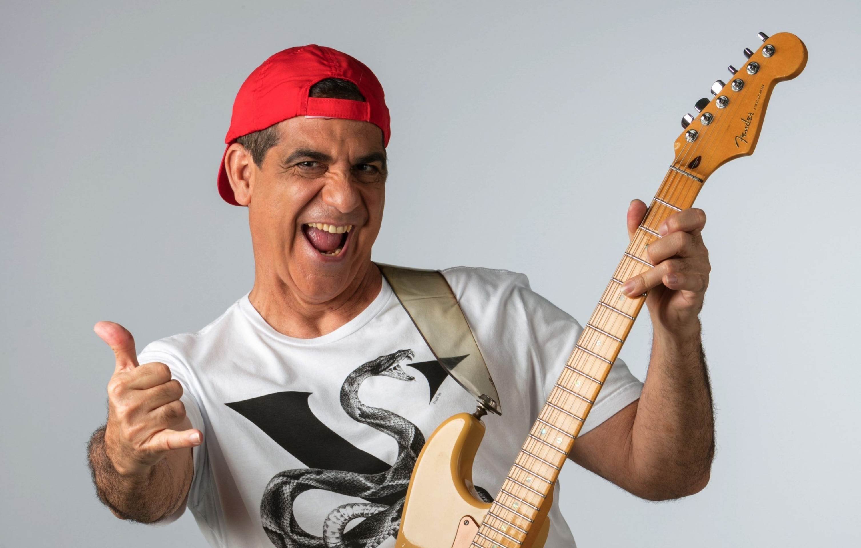 Referência do axé, Durval Lelys agita o Luau do Iate neste sábado (6/9)