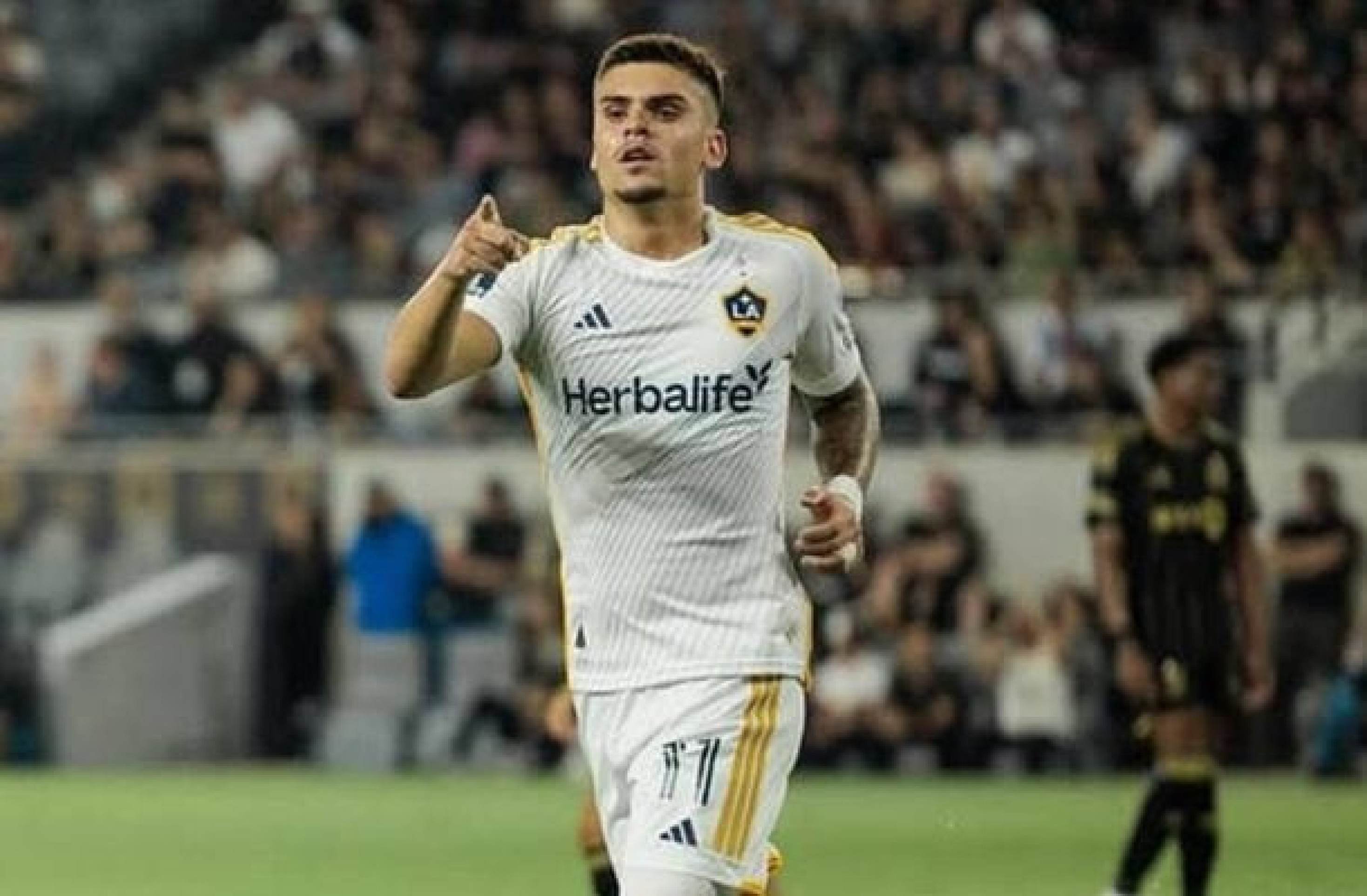 LA Galaxy recusa proposta do Lyon por Gabriel Pec, ex-Vasco