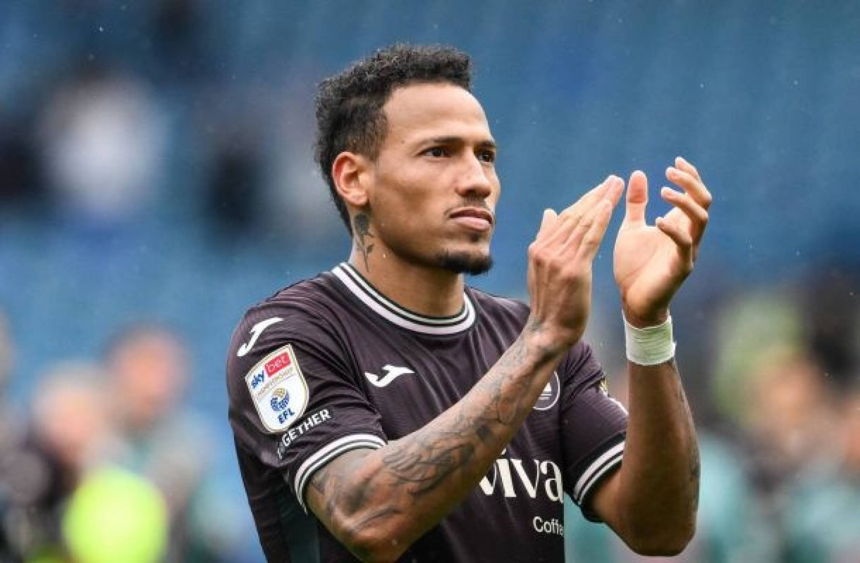 Brasileiro vive melhor início de temporada da carreira pelo Swansea City