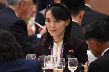 Kim Yo Jong, irmã de Kim Jong-un e potencial herdeira do regime norte-coreano, também viajou à China 