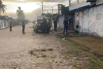 Foram cumpridas 21 ordens judiciais de busca e três de prisão temporária  -  (crédito: PCDF/Divulgação)