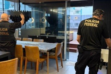 A PF mobilizou 120 agentes para o cumprimento de cinco mandados de prisão preventiva e 30 de busca e apreensão em seis estados -  (crédito: Divulgação/Polícia Federal)