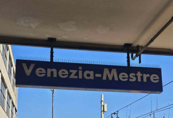 Estação de trem que liga Mestre a Veneza