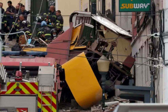 Uma das principais suspeitas para as causas do acidente envolve a ruptura de um dos cabos do bonde - (crédito: Patricia de Melo Moreira/AFP) Uma das principais suspeitas para as causas do acidente envolve a ruptura de um dos cabos do bonde - (crédito: Patricia de Melo Moreira/AFP)