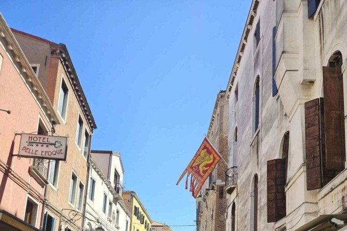 Ruas estreitas para se perder em Veneza