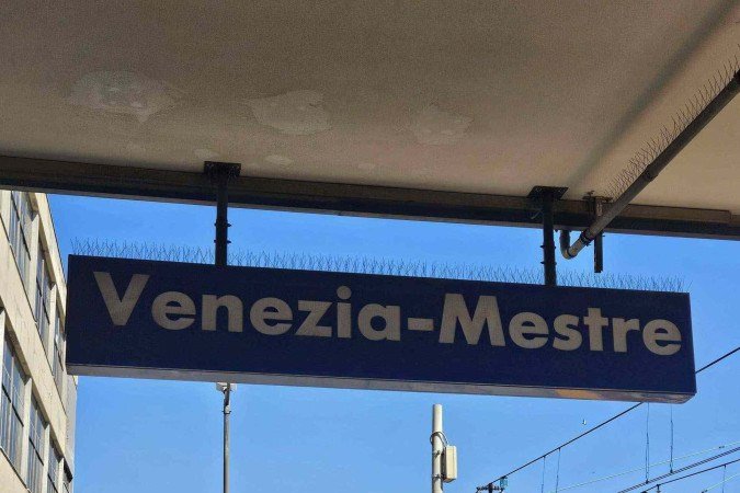 Estação de trem que liga Mestre a Veneza