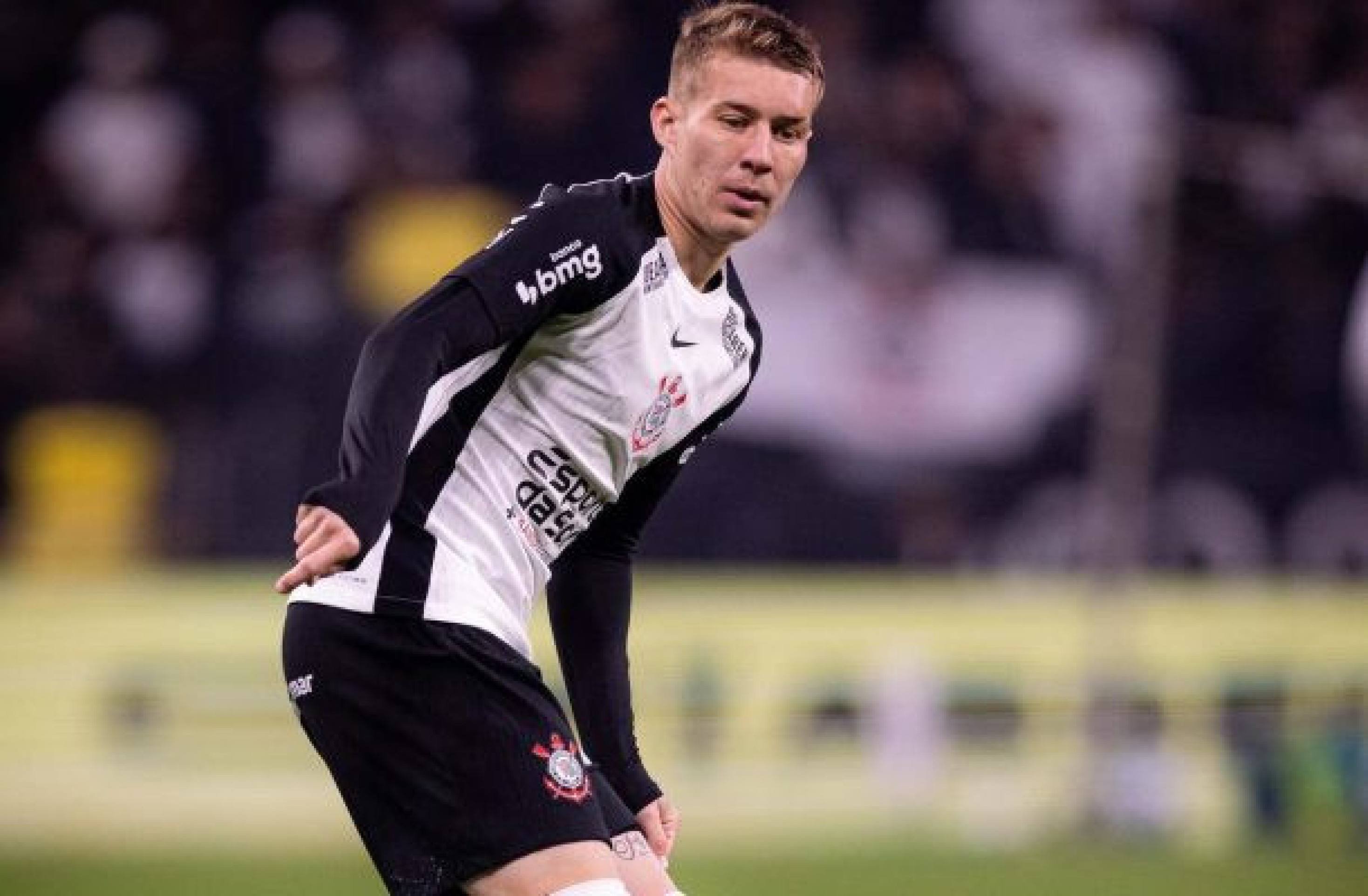 Charles, do Corinthians, faz exames para investigar falta de ferro no corpo