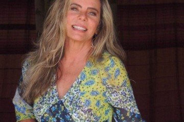 Pra quem não viu: Bruna Lombardi, 73 anos, não descarta abrir relação com marido de 79