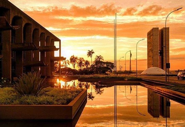  Ed Alves/CB/D.A Press. Brasil. Brasilia- DF. Isto e Brasilia. Bom Dia.