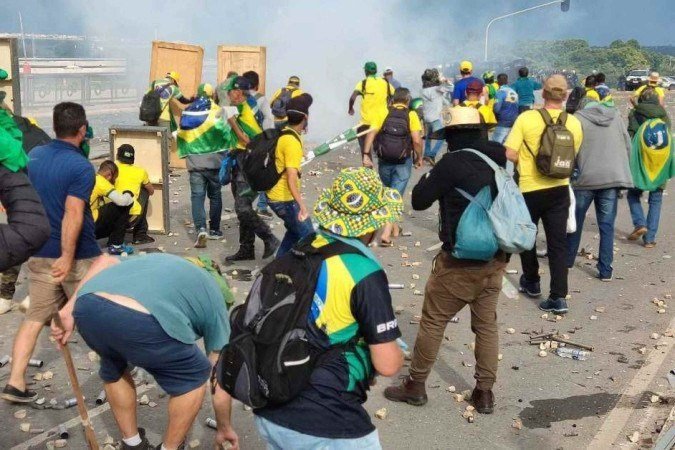 Vândalos invadiram e depredaram os prédios dos Três Poderes, em 8 de janeiro de 2023 - (crédito: Ed Alves/CB/D.A Press) Vândalos invadiram e depredaram os prédios dos Três Poderes, em 8 de janeiro de 2023 - (crédito: Ed Alves/CB/D.A Press)