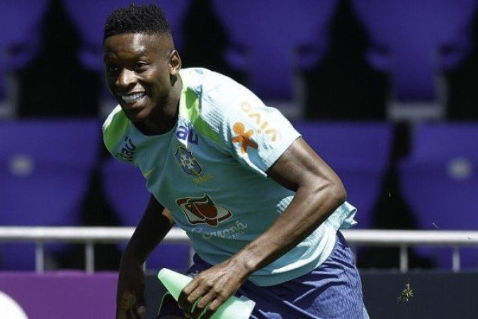 LUIZ HENRIQUE - A torcida pedia a sua entrada no segundo tempo. E tinha razão. Substituiu Estêvão aos 20 da etapa final e colocou fogo no jogo. Fez uma jogada sensacional, colocando na cabeça de Paquetá, quase na linha. Foi o segundo gol do Brasil. Fez jogada pela esquerda e gol de Bruno Guimarães.  Foi  um dos mais ovacionados pela galera e um dos caras do jogo. NOTA 7,5 Foto: Raphael Ribeir