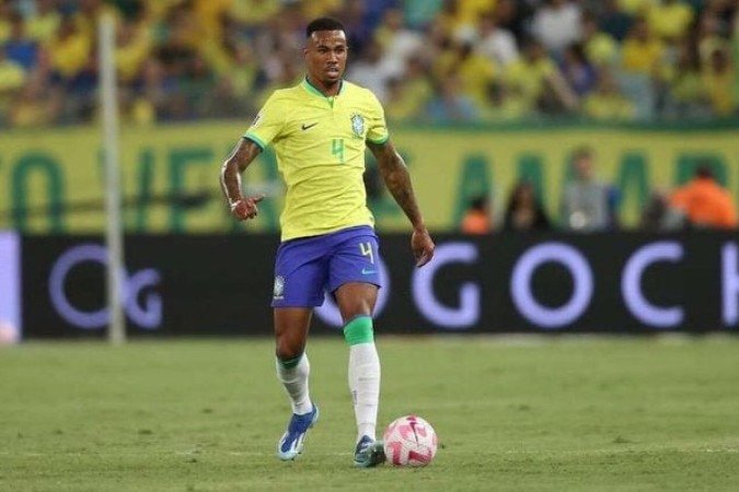 GABRIEL MAGALHÃES – Quase marcou de cabeça em escanteio cobrado por Raphinha no início do jogo. Soberano nas antecipações e disputas pelo alto NOTA 6,5. Foto: Rafael Ribeiro