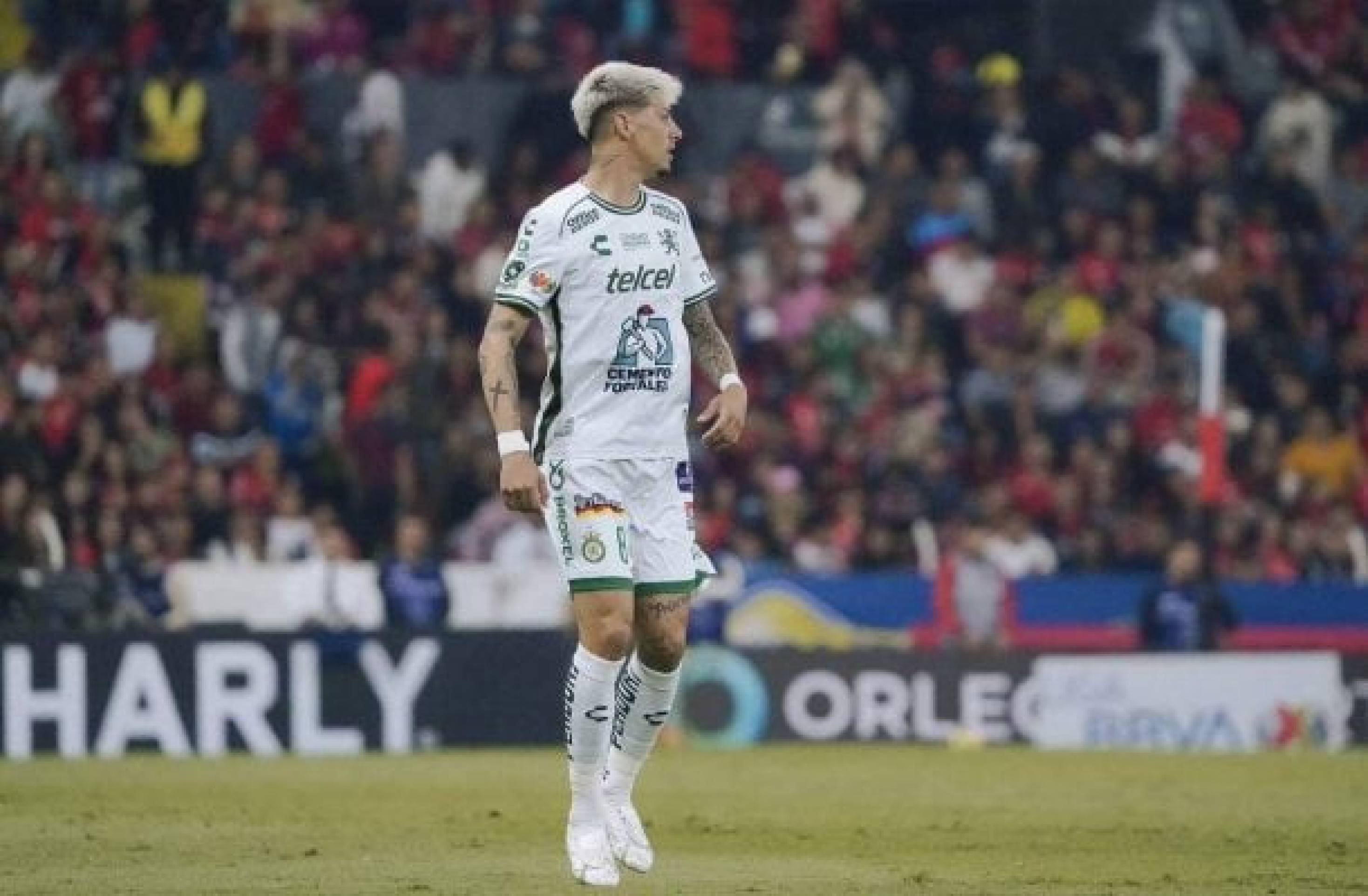 Rigoni passa por exames médicos e dá largada por titularidade no São Paulo