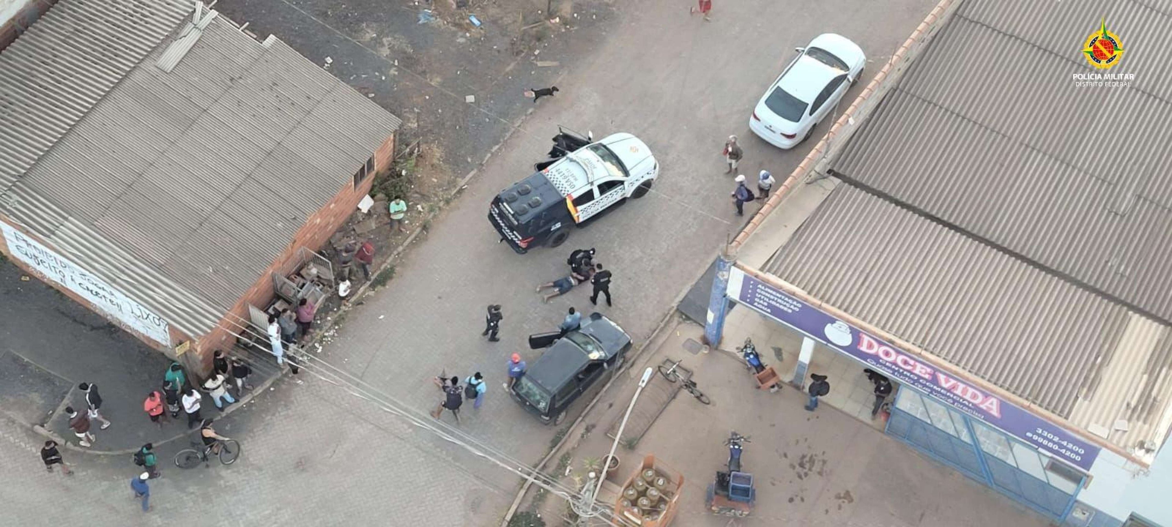 Homem que agrediu companheira é preso em operação com helicóptero da PM