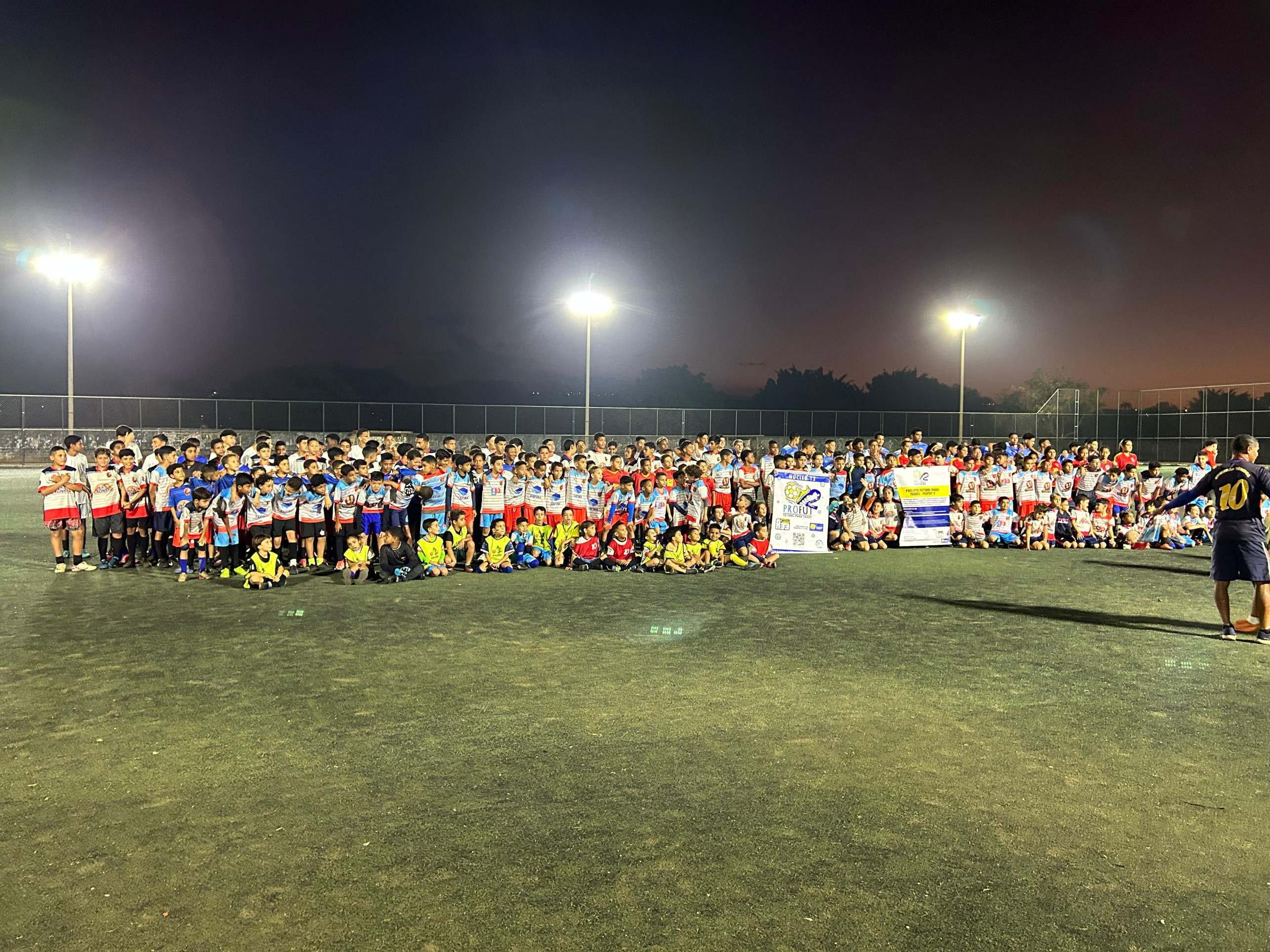 Participantes do projeto Profut - Futebol para todos, realizado pelo Instituto A33