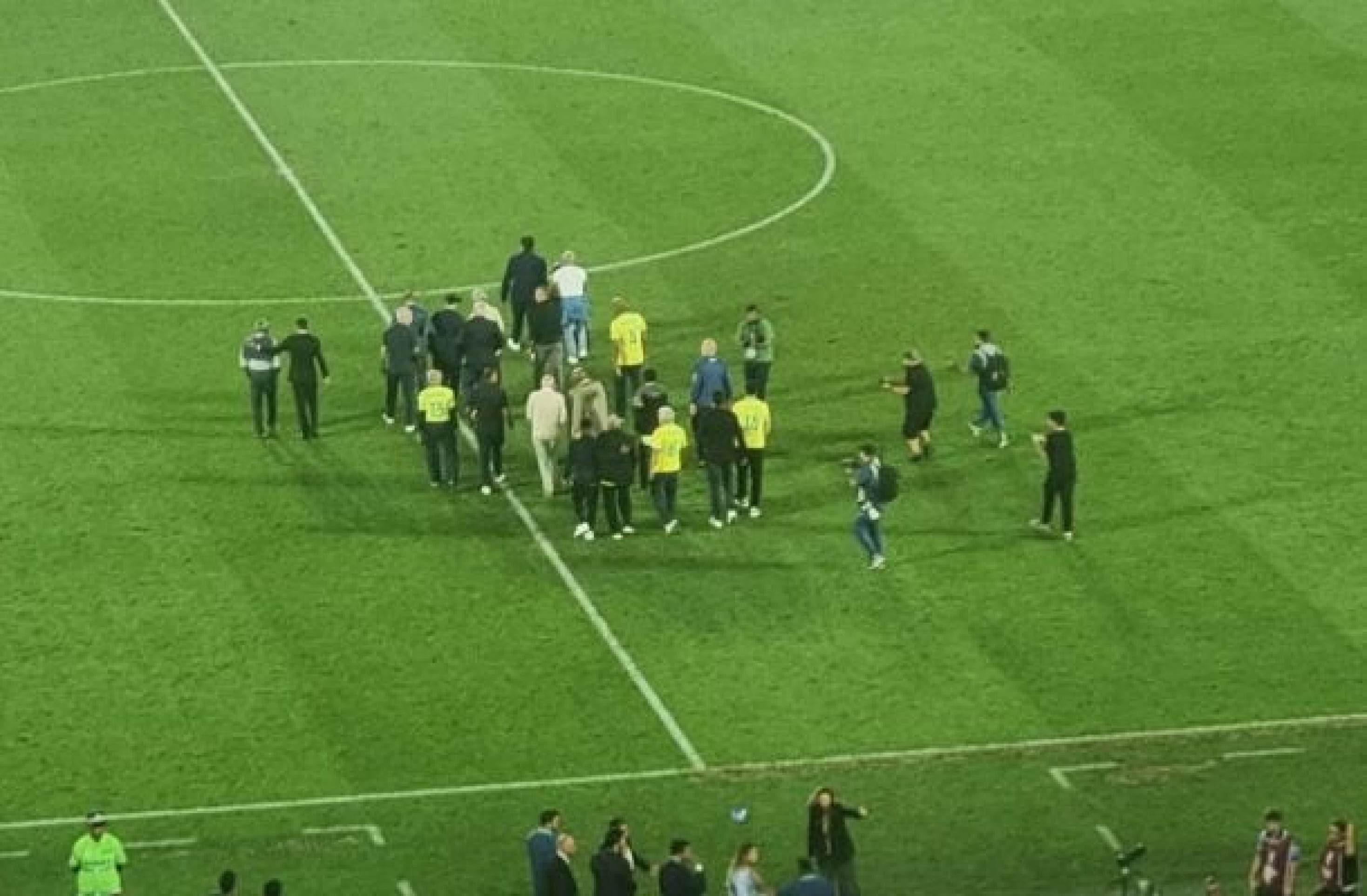 Campeões do mundo recebem homenagem no intervalo de Brasil x Chile